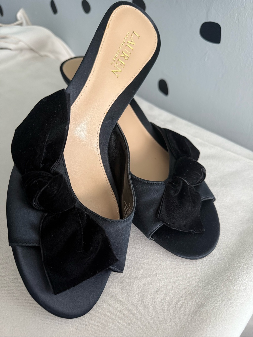 Lauren Ralph Lauren Genevie, black,satin heel with elegant velvet bow , size 8.5